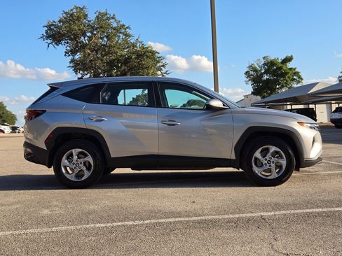 Used 2024 Hyundai Tucson SE AWD/4WD image 3
