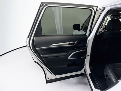 Used 2022 Kia Telluride LX AWD/4WD image 27