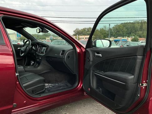 Used 2017 Dodge Charger R/T w/ Plus Group image 36
