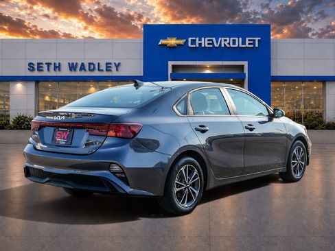 Used 2024 Kia Forte LXS w/ LXS Technology Package FWD image 7