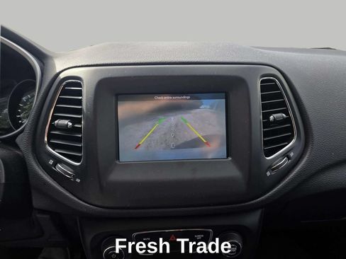 Used 2018 Jeep Compass Latitude w/ Popular Equipment Group AWD/4WD image 14