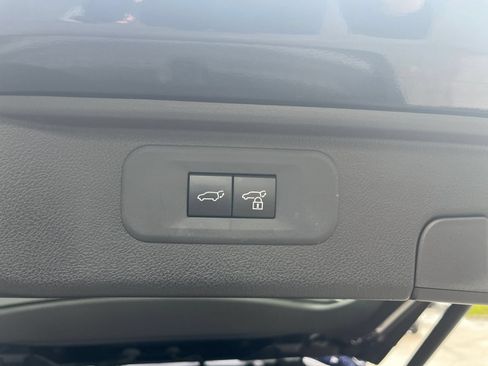 Used 2025 Toyota Grand Highlander FWD image 23