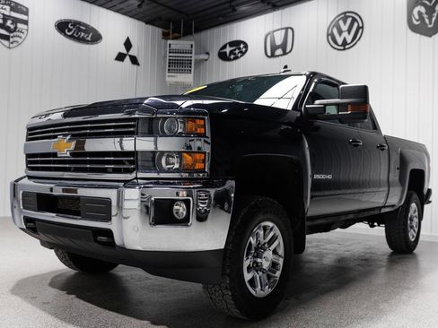 Used 2017 Chevrolet Silverado 2500 LT w/ LT Convenience Package image 2