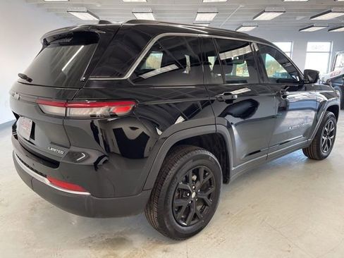 Used 2023 Jeep Grand Cherokee Limited w/ Trailer Tow Prep Group (B) image 14