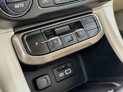 Certified 2022 GMC Acadia Denali w/ GMC Pro Grade Package AWD/4WD image 19