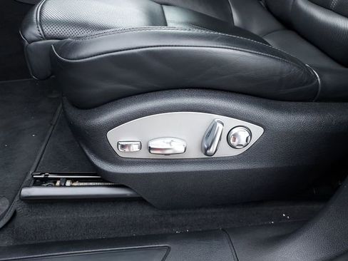 Used 2023 Porsche Macan AWD/4WD image 16