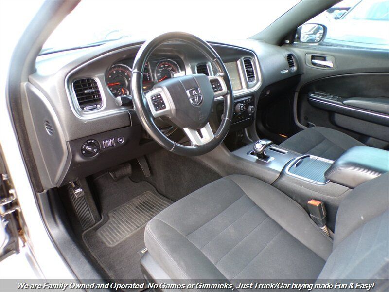 Used 2014 Dodge Charger SXT RWD image 13