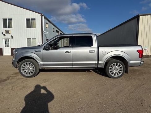 Used 2020 Ford F150 Limited w/ Trailer Tow Package image 4