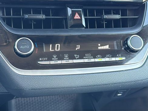 Certified 2025 Toyota Corolla LE image 35