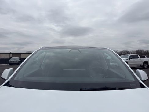 Used 2022 Tesla Model Y Long Range image 23