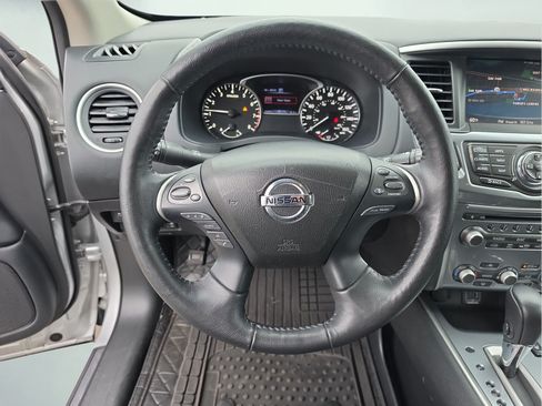 Used 2020 Nissan Pathfinder SL AWD/4WD image 11