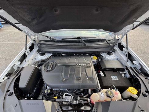 Used 2022 Jeep Cherokee Trailhawk image 12