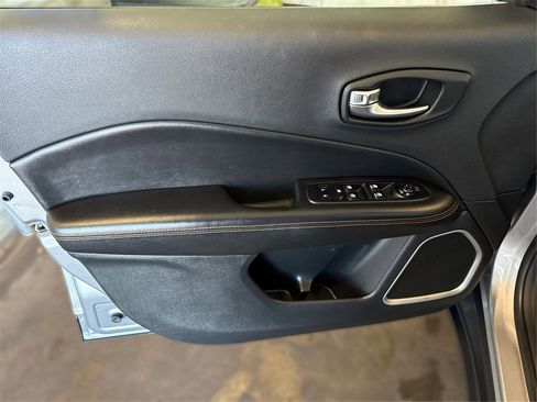 Used 2020 Jeep Compass Limited image 26