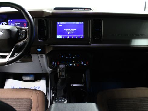 Used 2022 Ford Bronco Outer Banks image 18