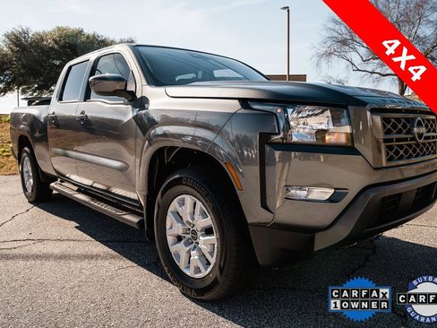 Used 2024 Nissan Frontier SV w/ Technology Package image 10