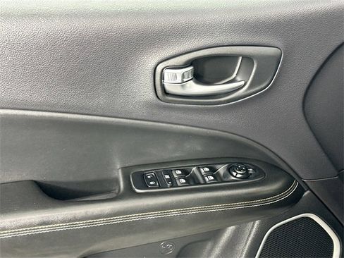 Used 2018 Jeep Compass Latitude w/ Popular Equipment Group image 25