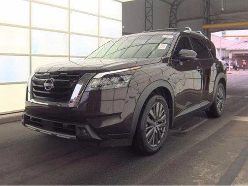 Used 2022 Nissan Pathfinder SL w/ SL Premium Package FWD image 1