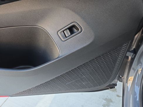 Used 2025 Volkswagen Atlas SE image 14