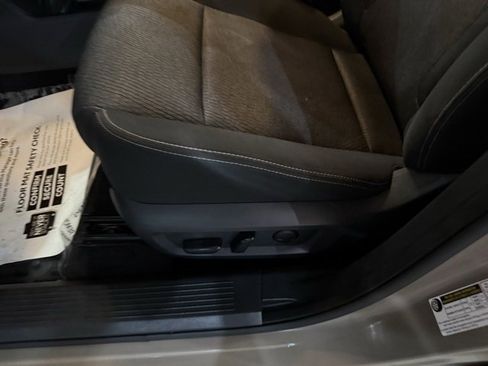 Certified 2025 Nissan Rogue SV image 11