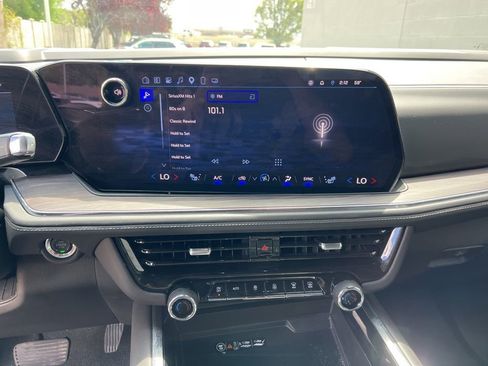 Used 2025 Chevrolet Tahoe LT AWD/4WD image 16