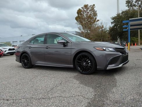 Used 2023 Toyota Camry XSE image 3