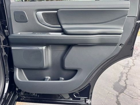 New 2025 Ford Expedition Platinum w/ Stealth Performance Package image 32