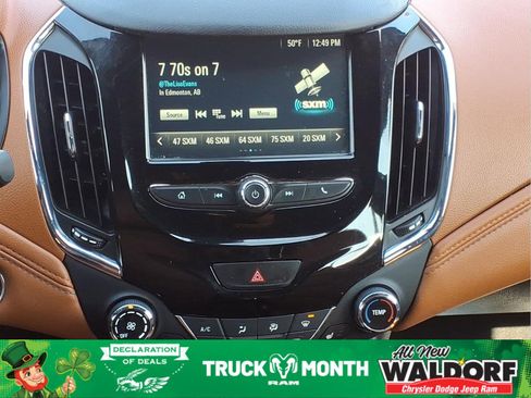 Used 2018 Chevrolet Cruze Premier image 18