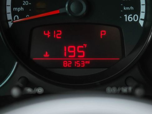 Used 2013 Volkswagen Beetle 2.5 image 17