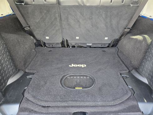 Used 2016 Jeep Wrangler Unlimited Rubicon AWD/4WD image 31