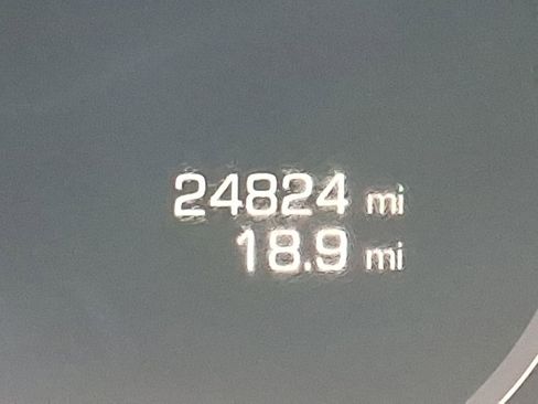 Used 2021 Porsche Cayenne S image 22