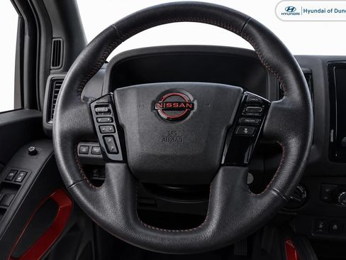 Used 2022 Nissan Frontier PRO-4X AWD/4WD image 8