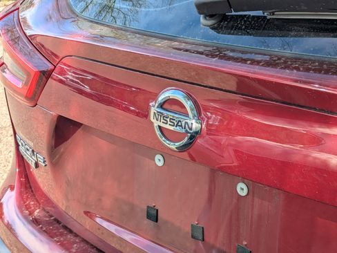 Used 2021 Nissan Rogue Sport S image 11