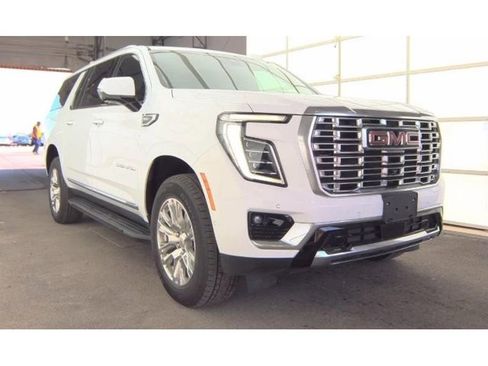 Used 2025 GMC Yukon XL Denali AWD/4WD image 2