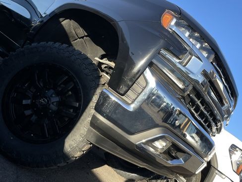 Used 2021 Chevrolet Silverado 1500 LTZ w/ LTZ Premium Package image 20