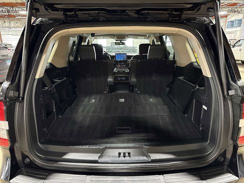 Used 2024 Ford Expedition XLT image 11