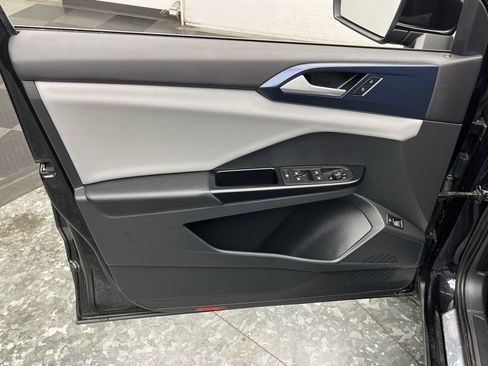 Used 2022 Volkswagen Taos SE image 7