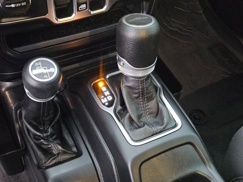Used 2021 Jeep Gladiator Sport AWD/4WD image 28