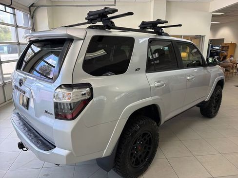 Used 2019 Toyota 4Runner SR5 AWD/4WD image 7