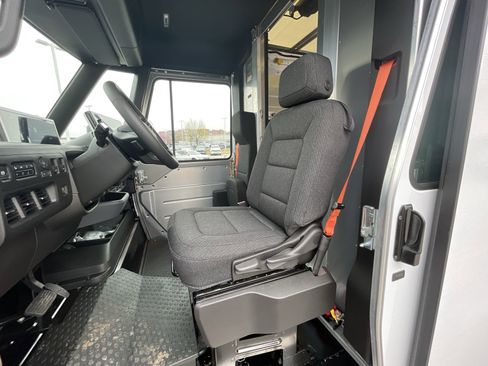 New 2025 Chevrolet Brightdrop 400 image 56