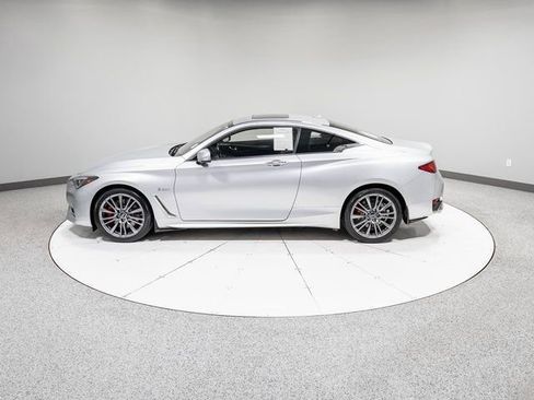 Used 2017 INFINITI Q60 Red Sport 400 image 28