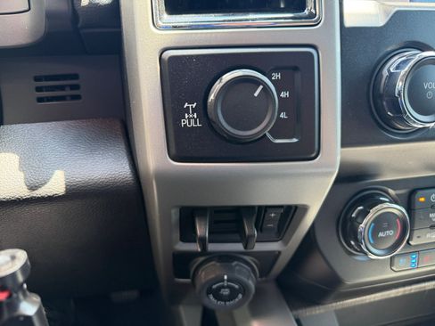 Used 2021 Ford F250 Lariat w/ Lariat Value Package AWD/4WD image 24