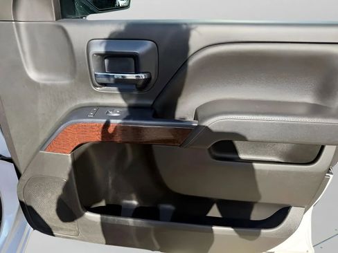 Used 2018 GMC Sierra 1500 SLE w/ SLE Value Package image 17