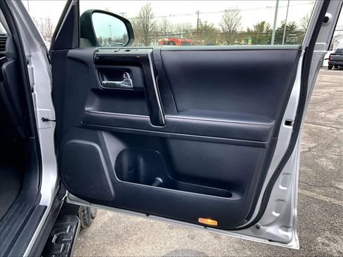 Used 2024 Toyota 4Runner TRD Off-Road image 12