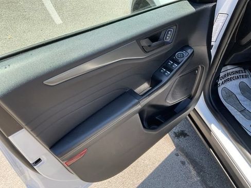 Used 2025 Ford Escape Active AWD/4WD image 27