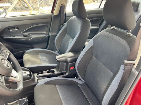 Used 2025 Nissan Versa SV image 33