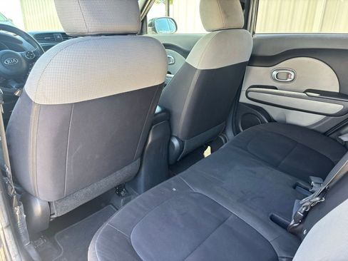 Used 2015 Kia Soul image 16