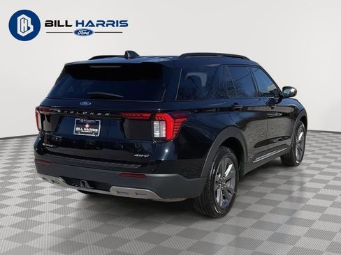 Used 2025 Ford Explorer Active w/ Active Comfort Package image 5