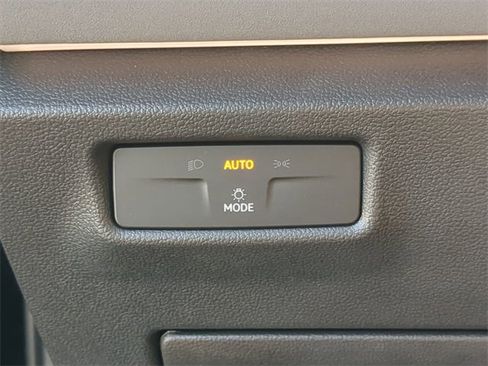 New 2026 Volkswagen Tiguan SE image 26