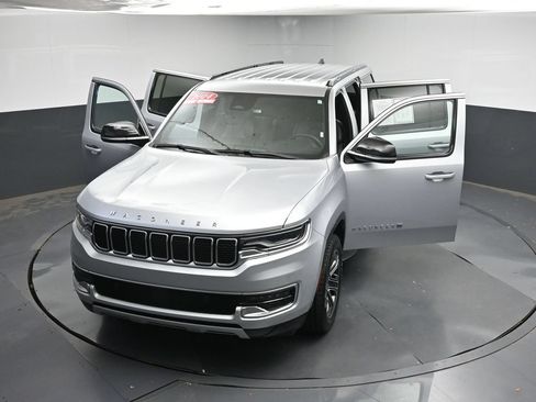 Used 2024 Jeep Wagoneer L Series II w/ Flexible Seating Group AWD/4WD image 42