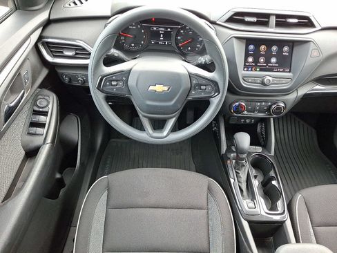 Used 2023 Chevrolet TrailBlazer LT FWD image 11